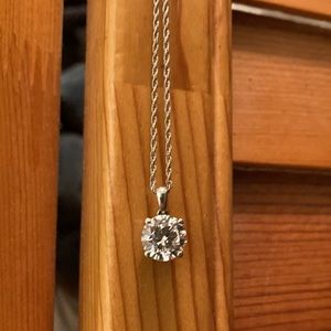 Adjustable neckless, solitaire. Made by Thouchstone crystal by Swarovski..